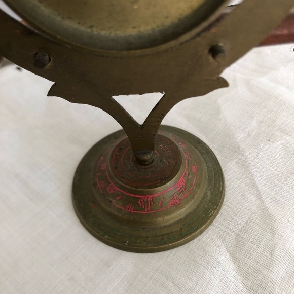 Vtg Etched Brass Tabletop Gong Style Dinner Bell - Picture 5 of 10